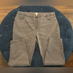 H&M faded black jeans- size 4xl (28/30)